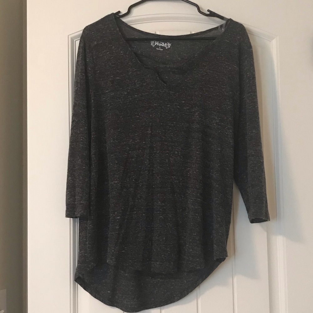 Mid sleeve t-shirt